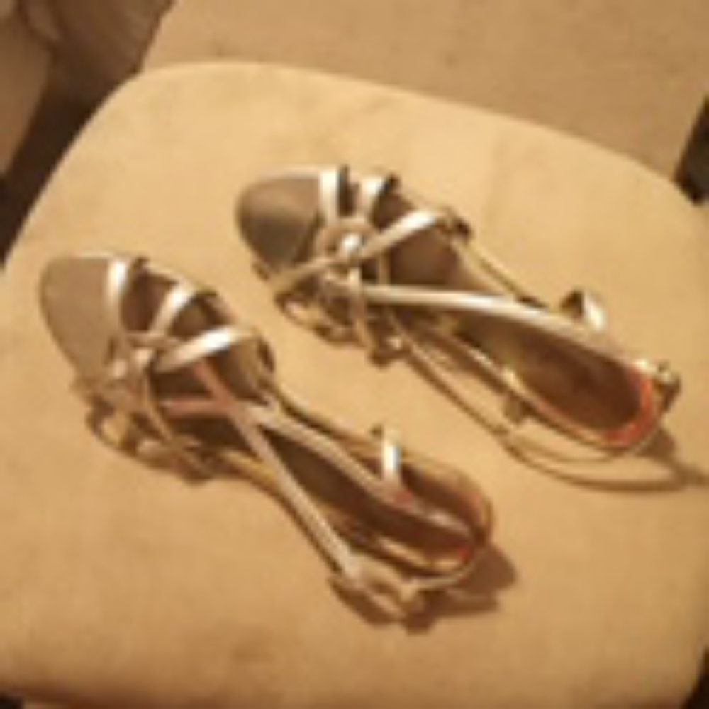 Shoes - Picture 4 of 4